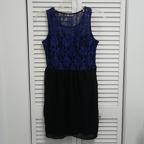 Dresses & Skirts - Dress